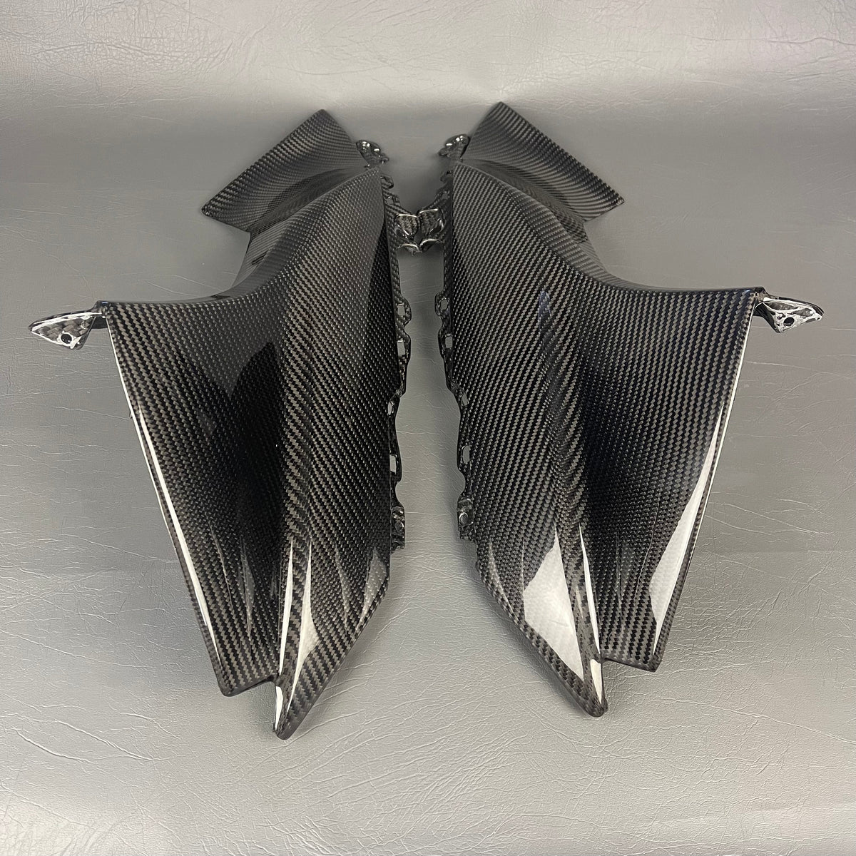 SUZUKI GSX-R 1000 Carbon Fiber Upper Side Fairings – view 3
