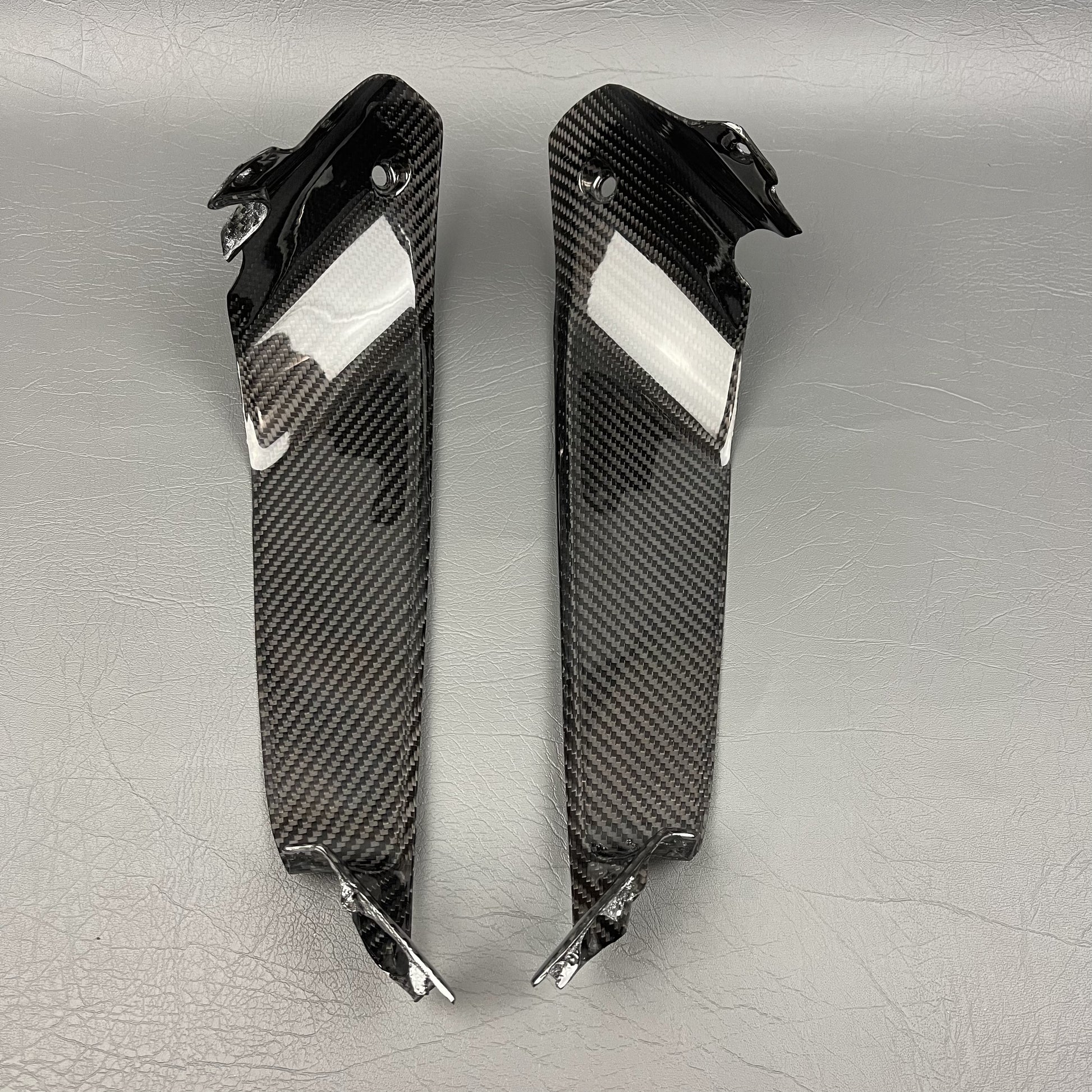 DUCATI SuperSport 939 Carbon Fiber Dash Side Covers – view 2