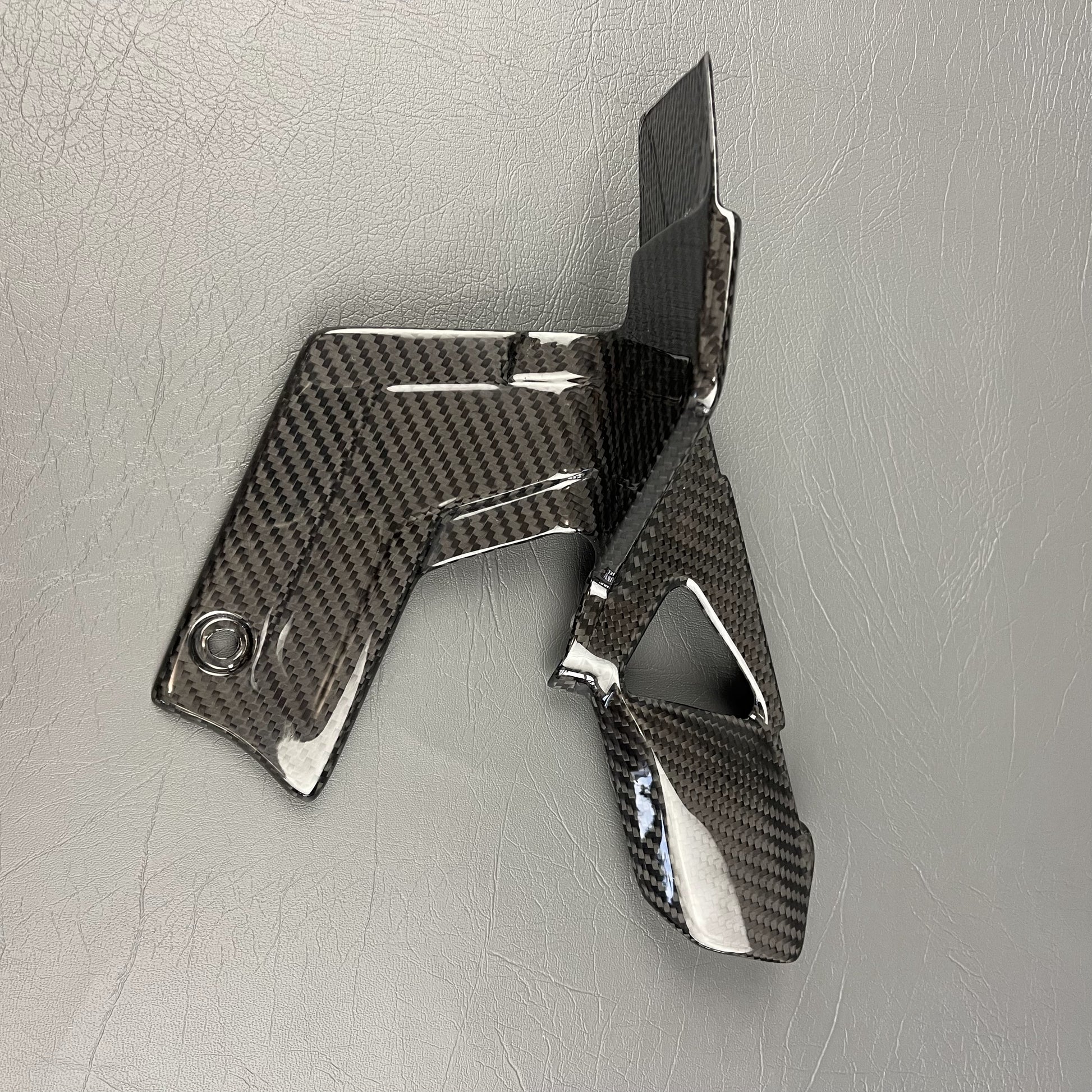 DUCATI SuperSport 939 Carbon Fiber Upper Side Panels