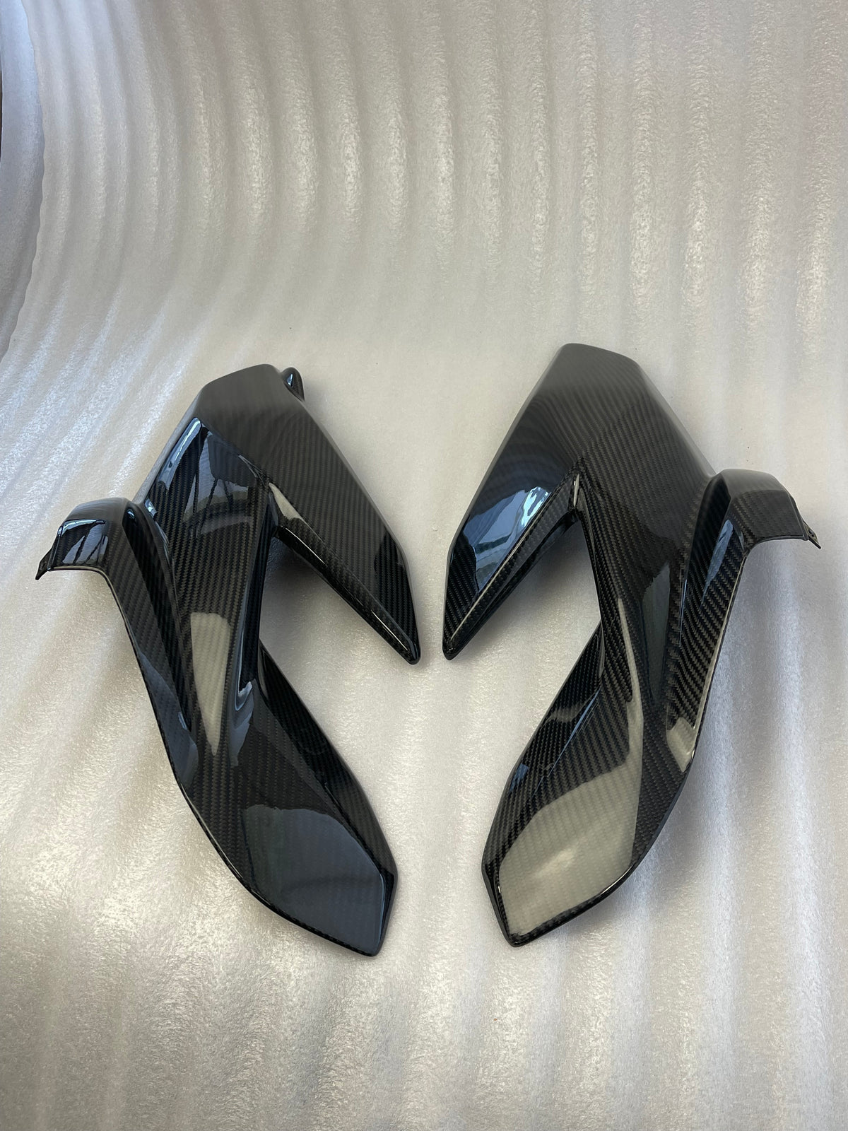 Ducati Streetfighter V4 Carbon Fiber Tank Side Fairings