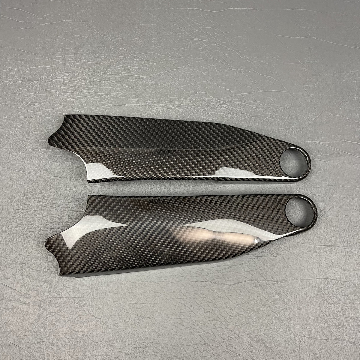 Ducati Panigale/Streetfighter V4 Carbon Fiber Under Tank Panels – view 2
