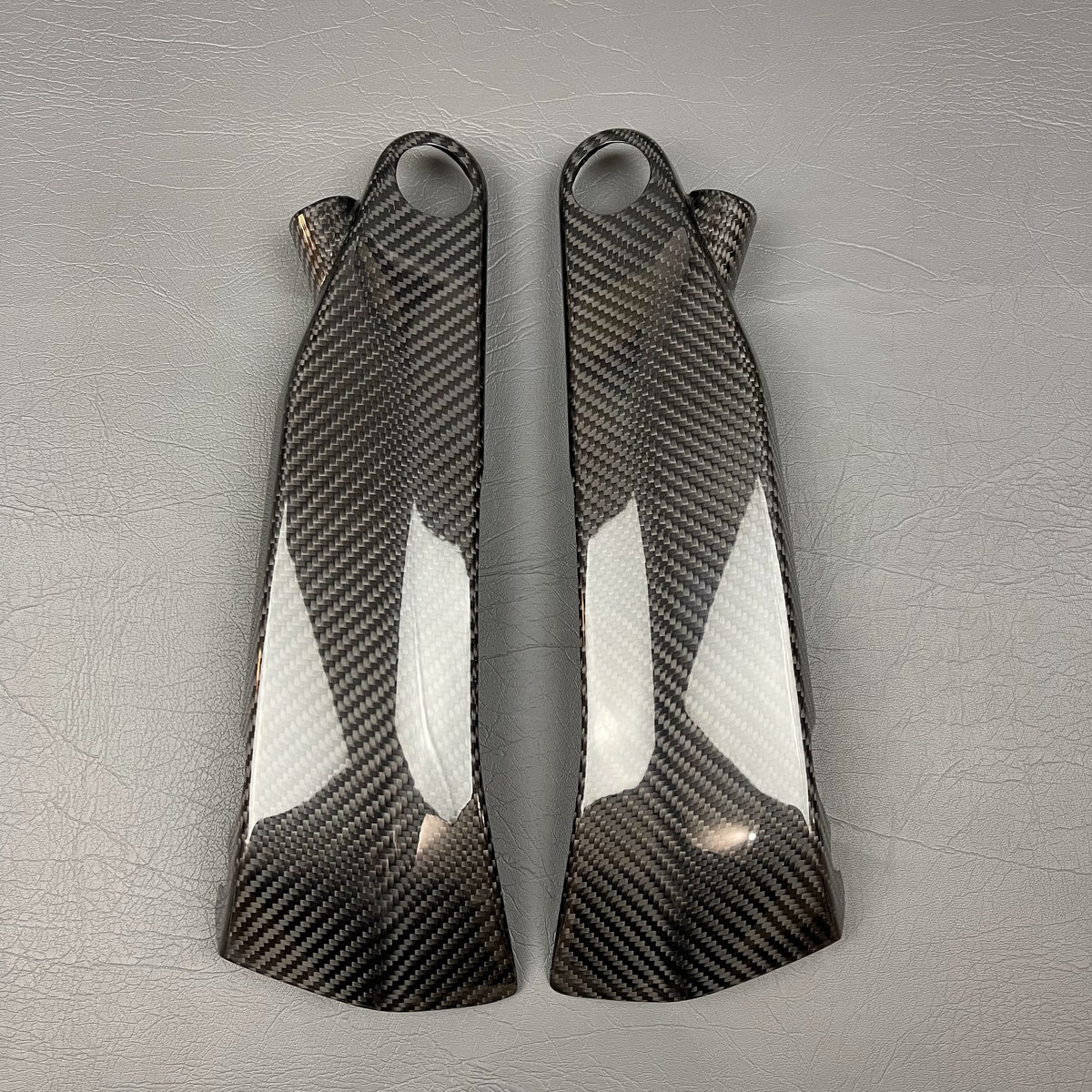 Ducati Panigale/Streetfighter V4 Carbon Fiber Under Tank Frame Cover – view 2