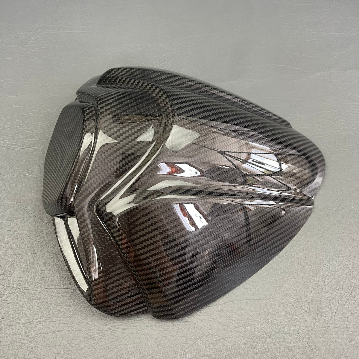 SUZUKI GSX1300R HAYABUSA 2021+ Carbon Fiber Rear Seat Cover – view 4