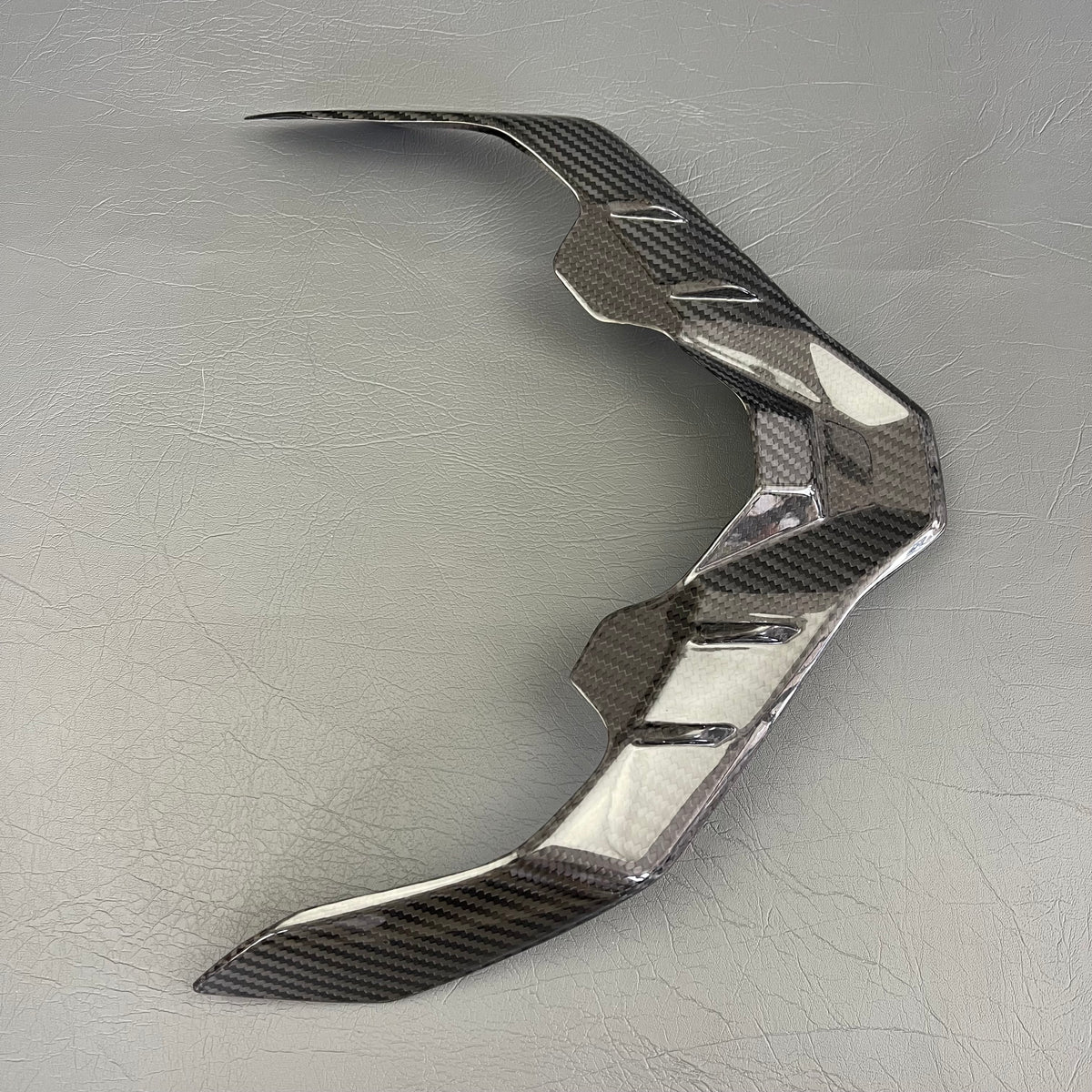 SUZUKI GSX1300R HAYABUSA 2021+ Carbon Fiber Rear Fairing – view 2