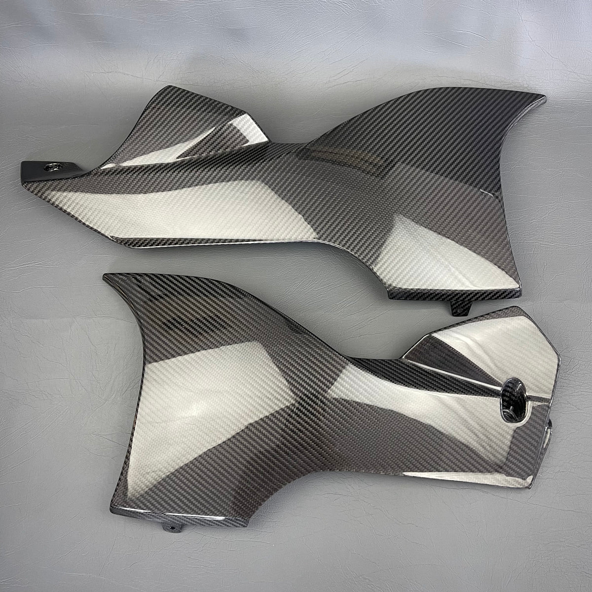SUZUKI GSX1300R HAYABUSA 2021+ Carbon Fiber Lower Side Fairings
