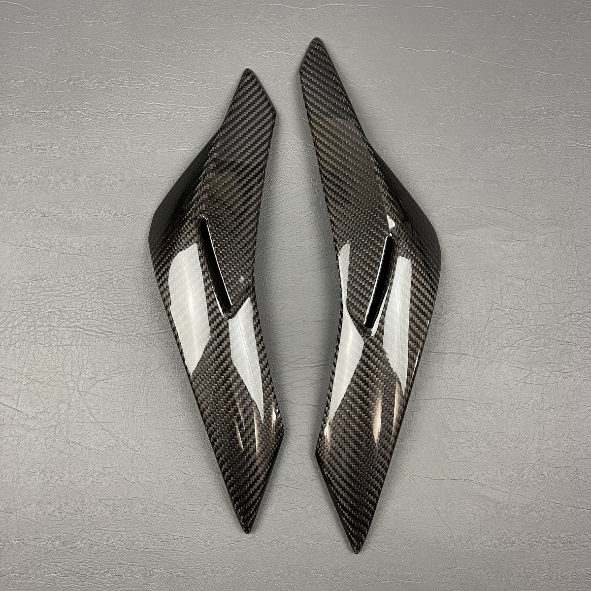TRIUMPH Street Triple R / RS Carbon Fiber Lower Side Fairings – view 2