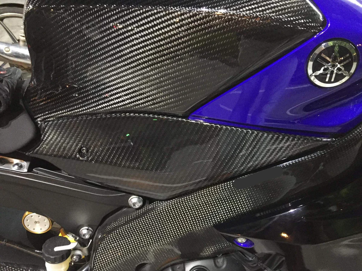 YAMAHA R6 2017+ Carbon Fiber Tank Side Cover Panels – view 2