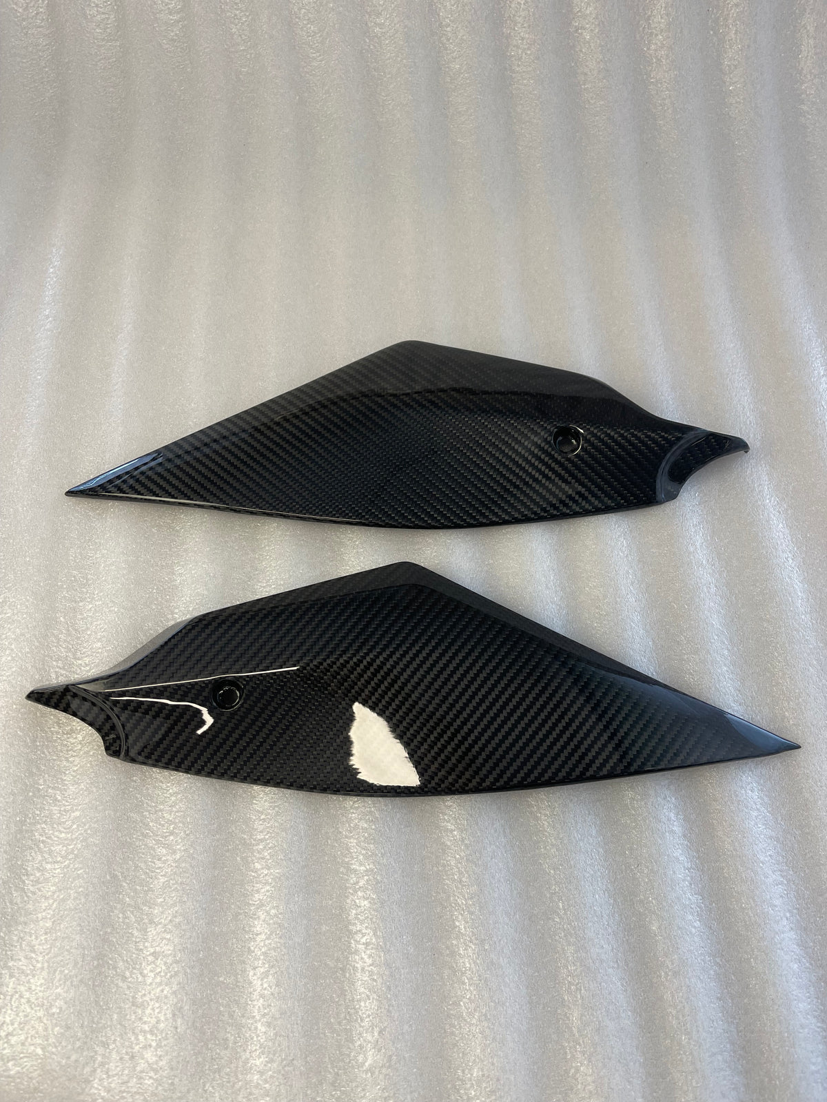YAMAHA R6 2017+ Carbon Fiber Tank Side Cover Panels