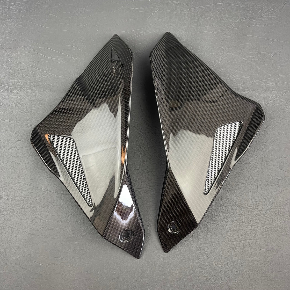 YAMAHA MT-10/FZ-10 2016-2021 Carbon Fiber Side Panels