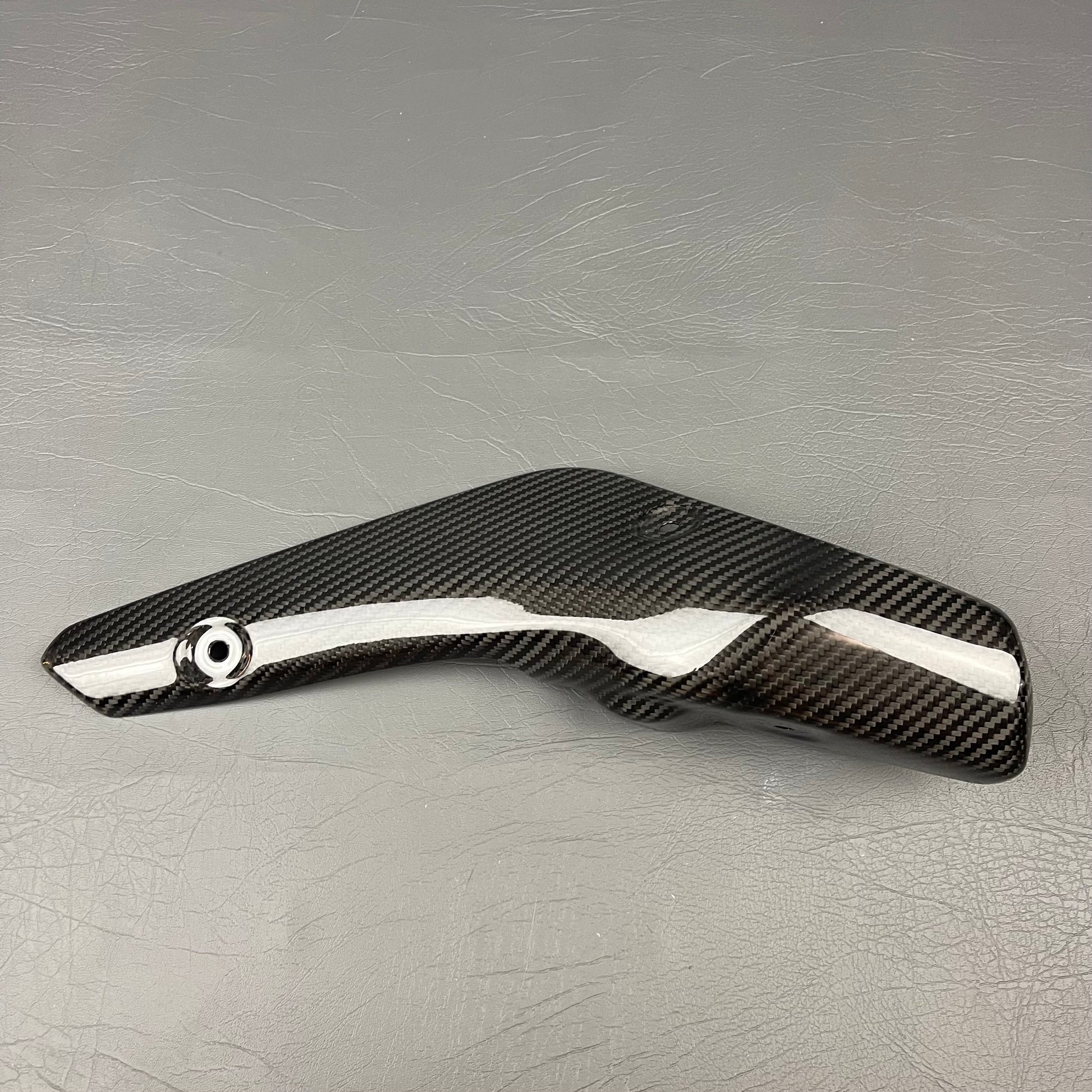 YAMAHA MT-10 Carbon Fiber Rear Exhaust Cover – view 4