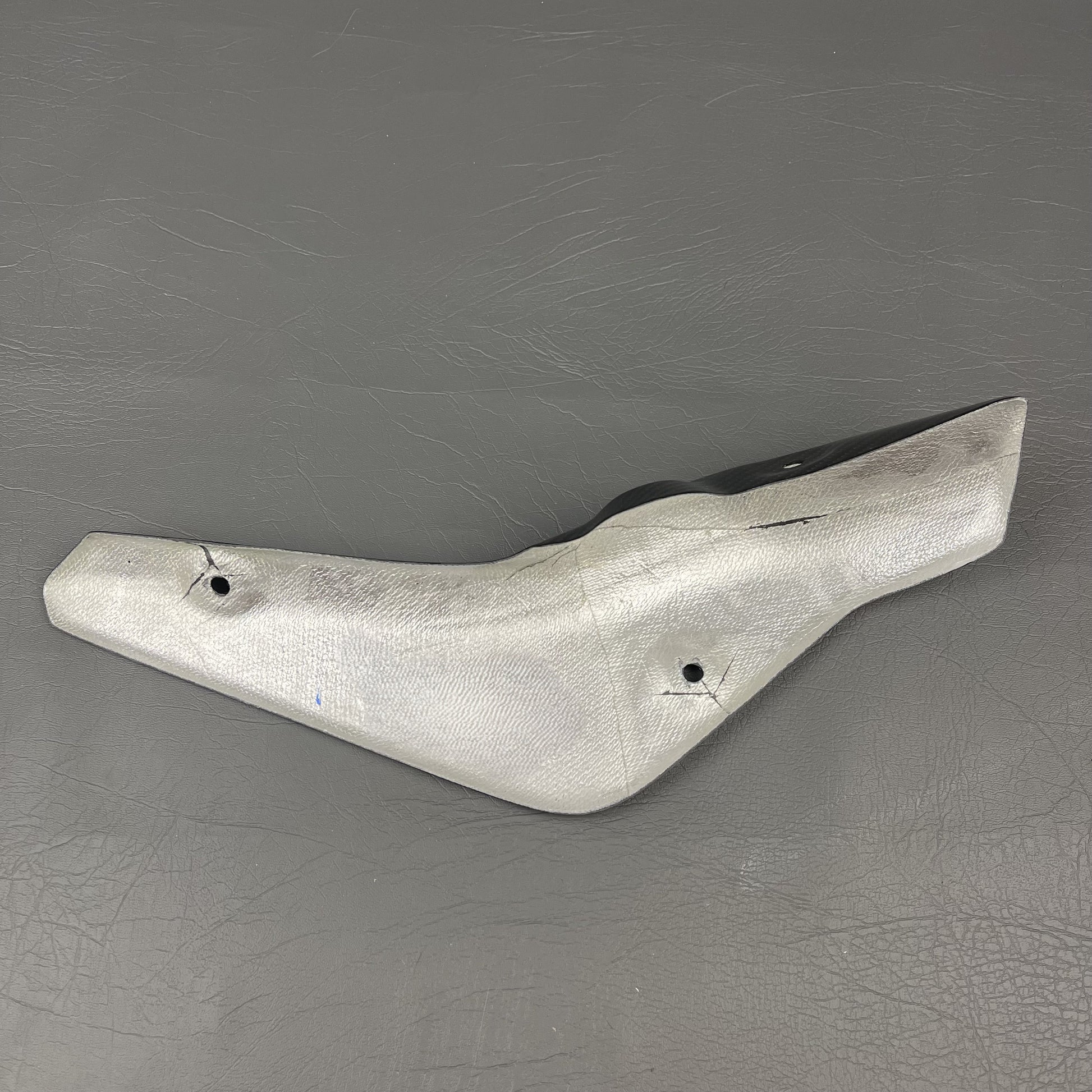 YAMAHA MT-10 Carbon Fiber Rear Exhaust Cover – view 2
