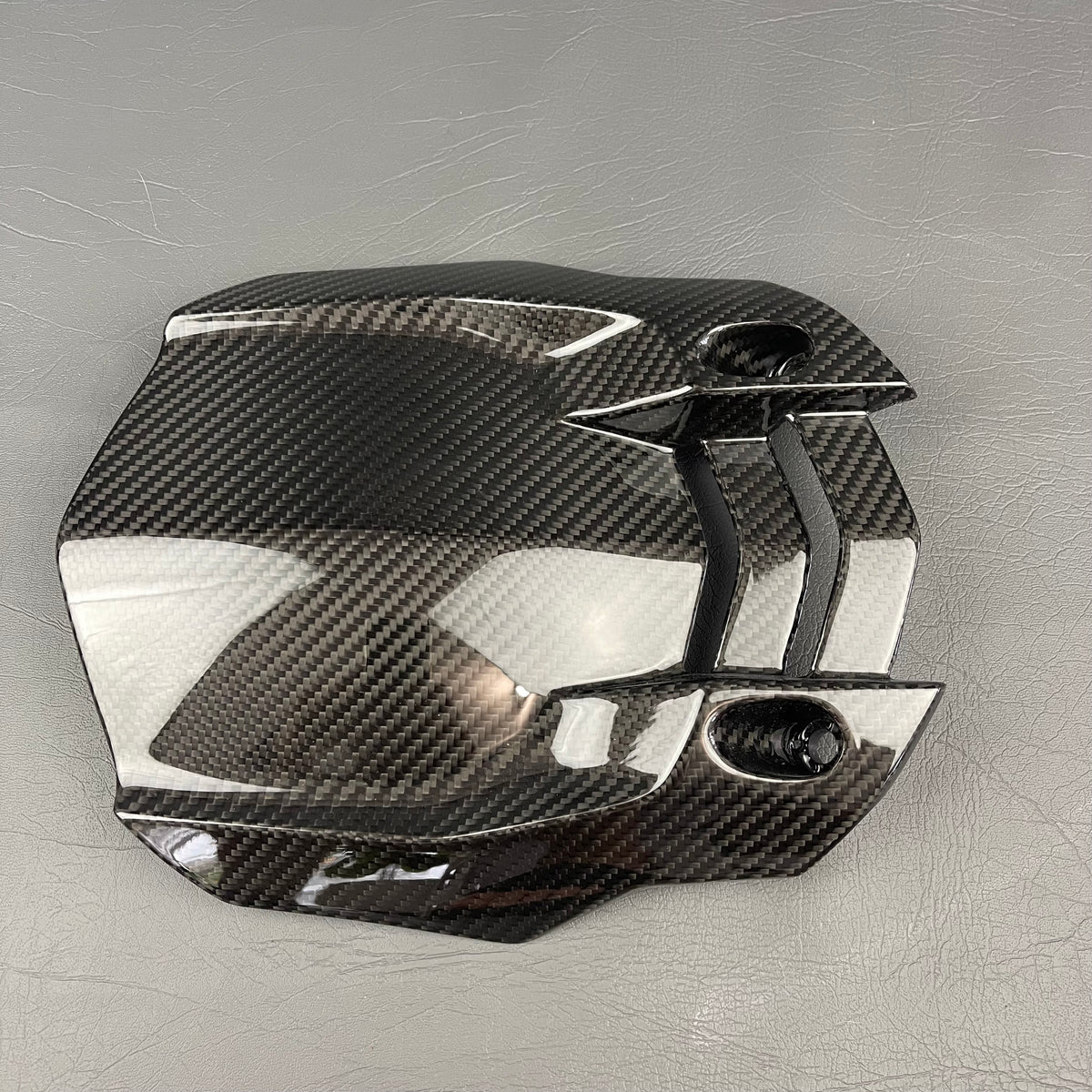YAMAHA MT-10 Carbon Fiber Rear Fender Hugger Mudguard – view 3