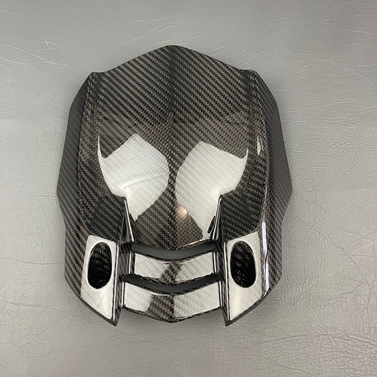 YAMAHA MT-10 Carbon Fiber Rear Fender Hugger Mudguard – view 4