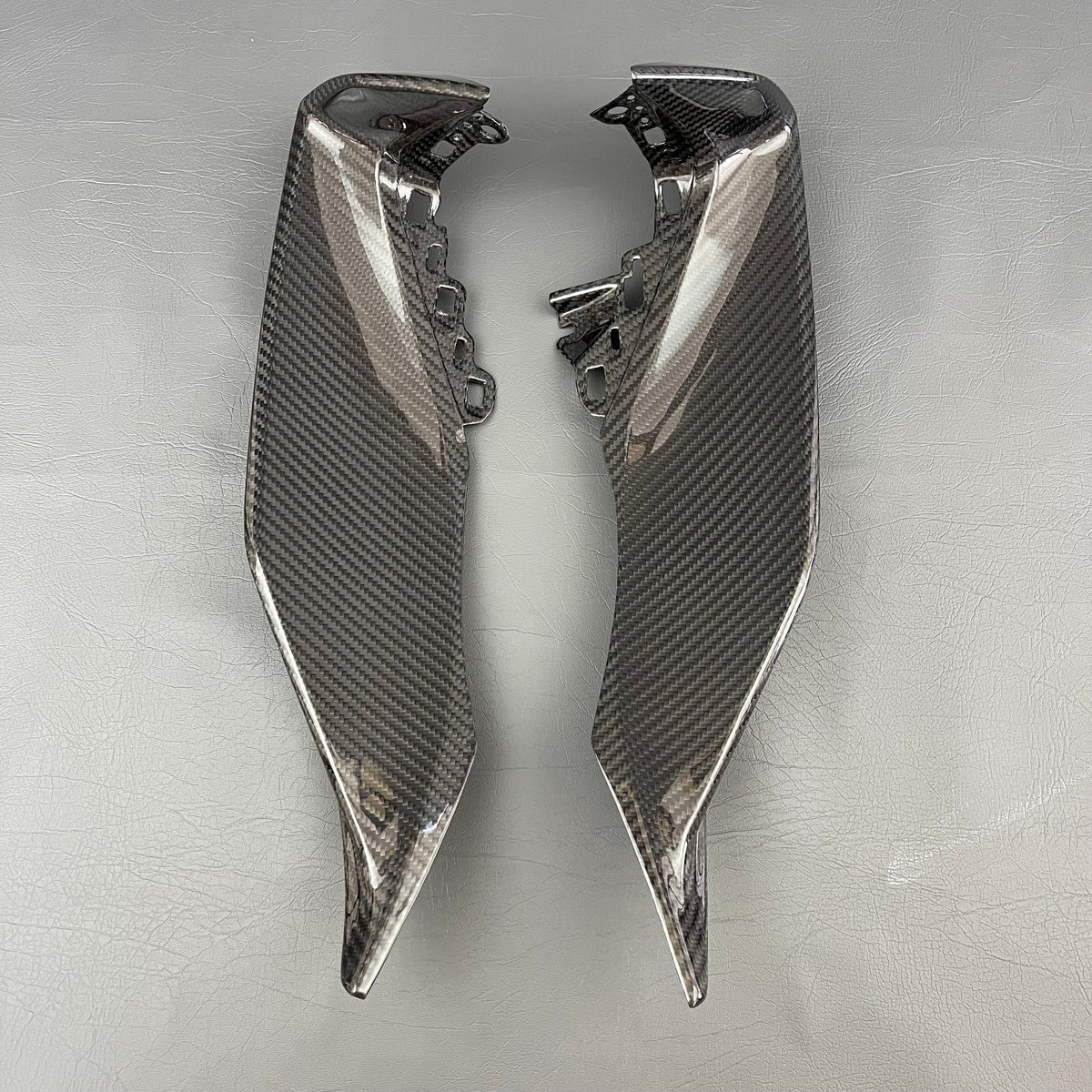 YAMAHA R1 R1M Carbon Fiber Dashboard Side Air Tube Covers