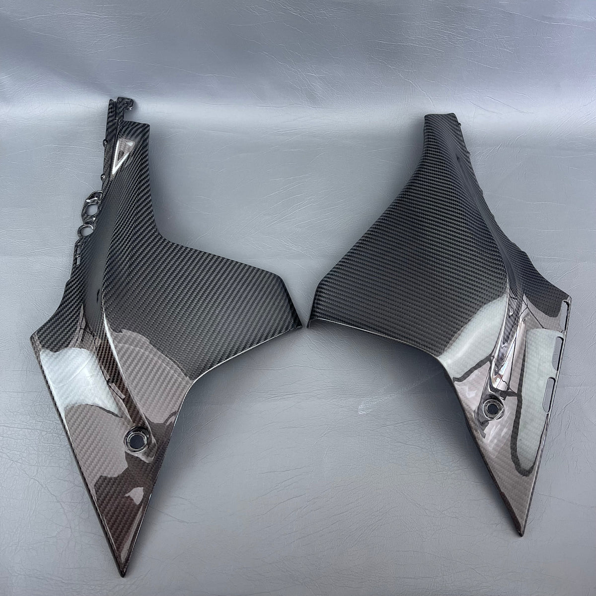 YAMAHA R1 R1M Carbon Fiber Upper Side Panels – view 2