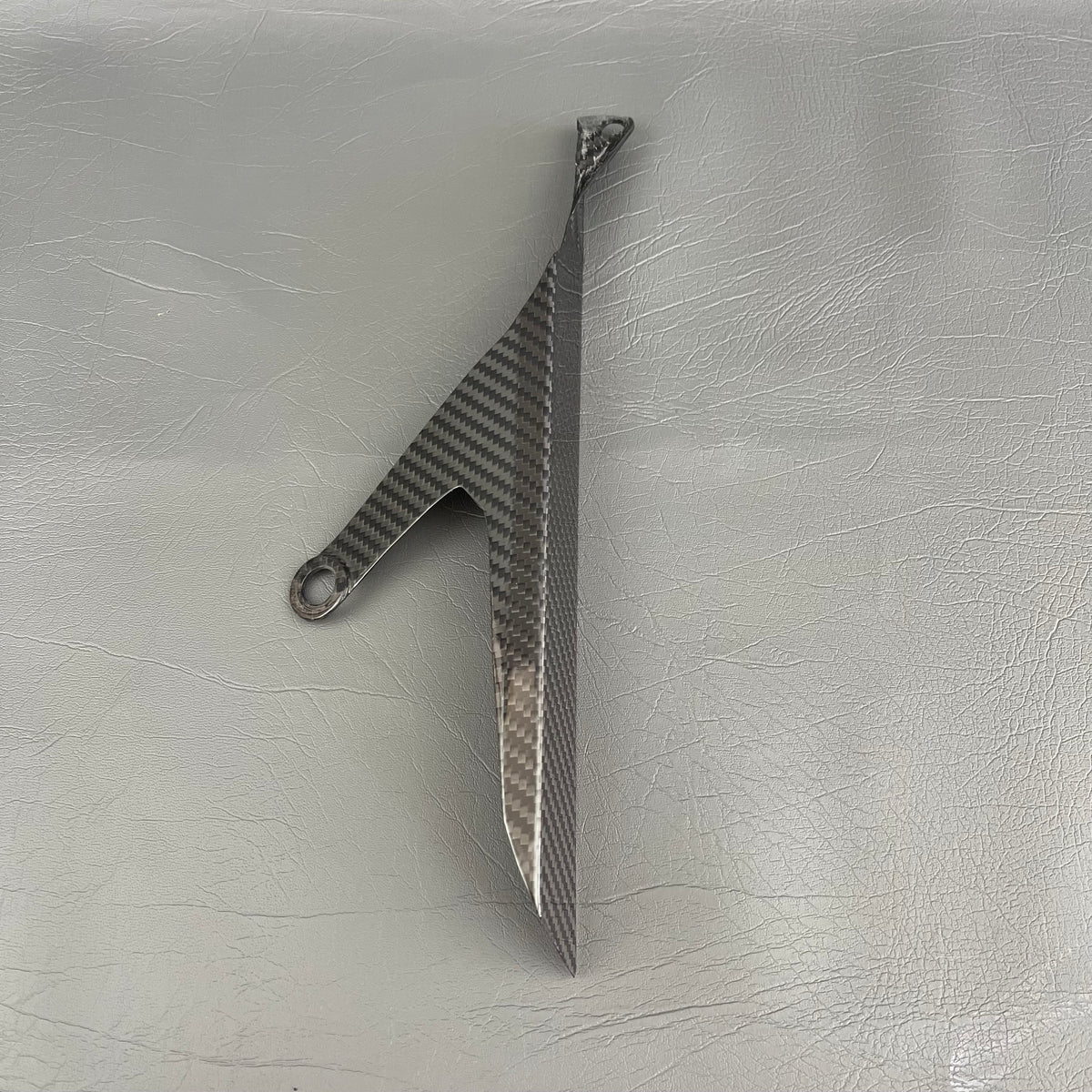 YAMAHA MT-10/FZ-10 R1 Carbon Fiber Chain Guard – view 3