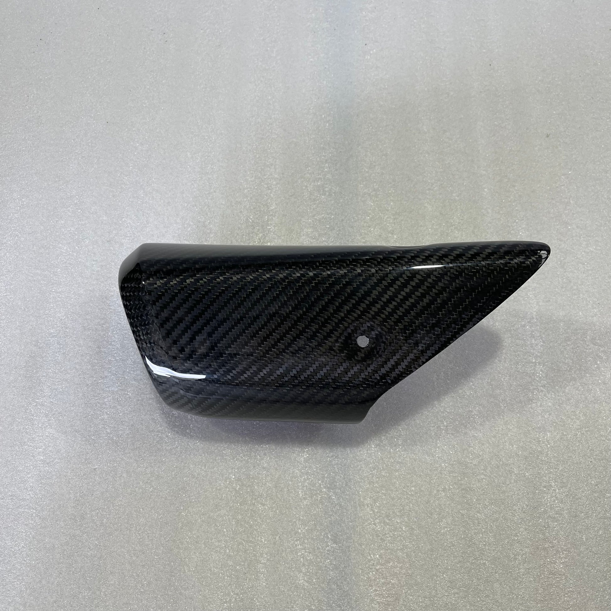 YAMAHA MT07 / FZ07 Carbon Fiber Exhaust Cover – view 3