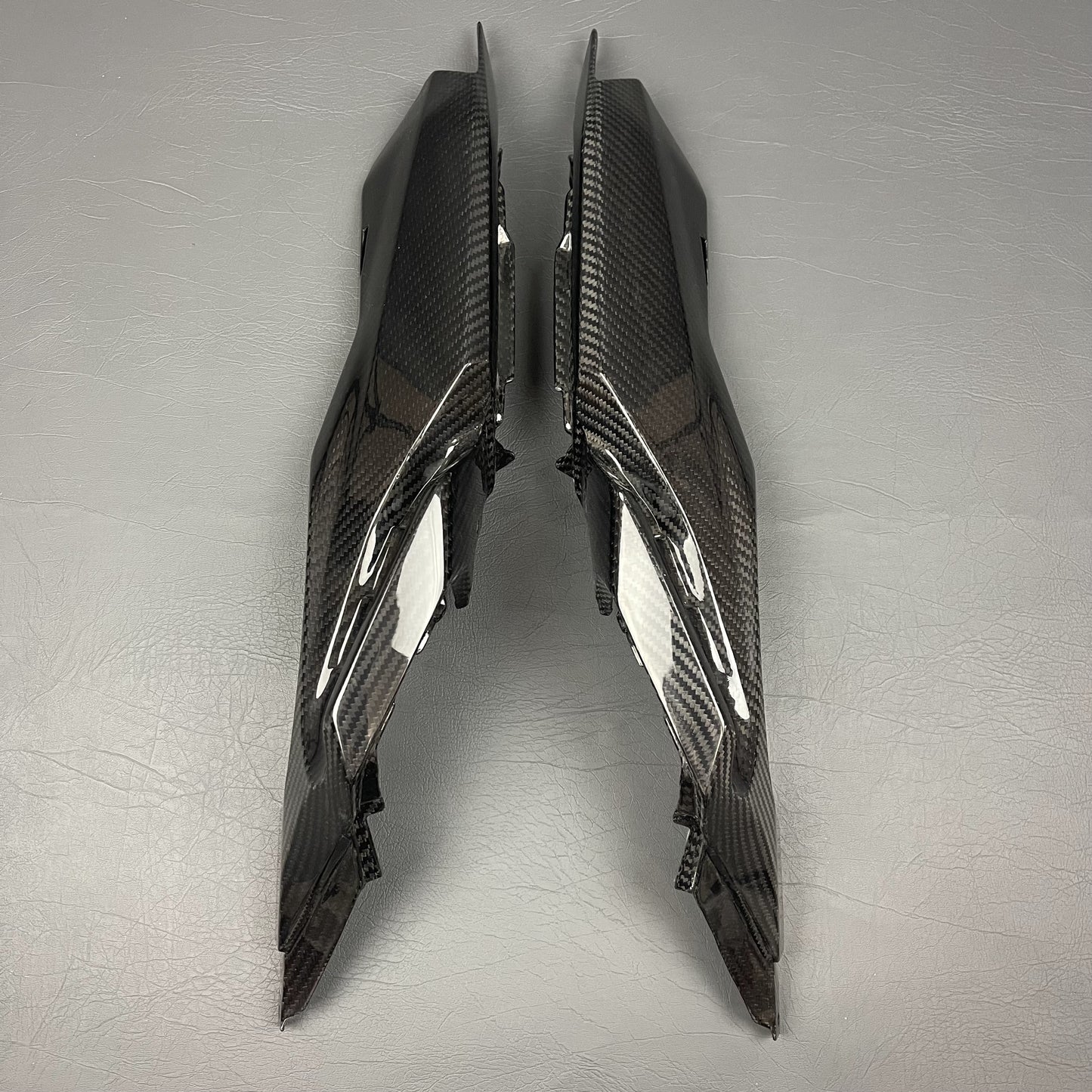 YAMAHA MT07 / FZ07 Carbon Fiber Rear Side Fairings (Enclosed Version) – view 2