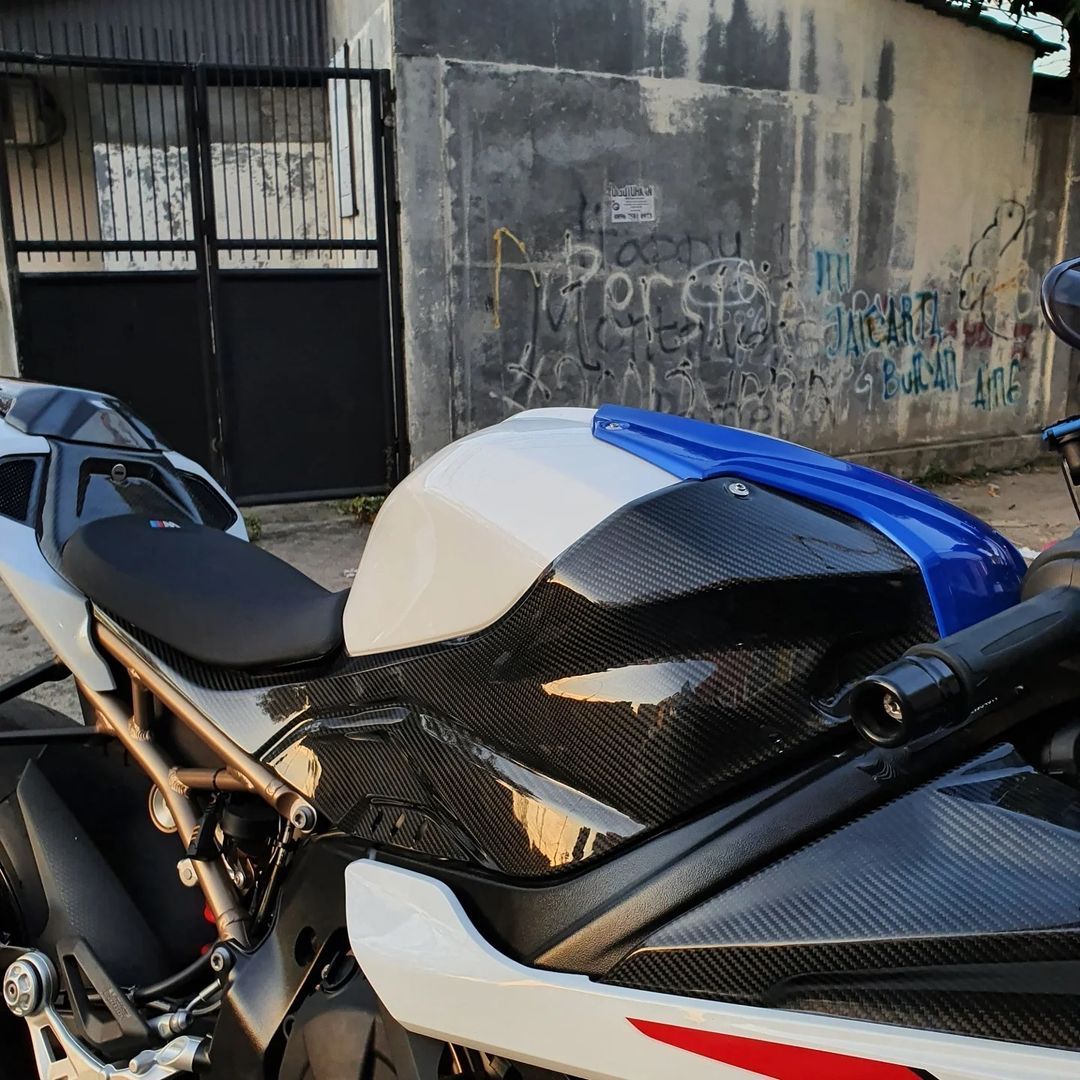 BMW S1000RR M1000RR Carbon Fiber Tank Side Panels Full Version – view 3